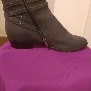 Women's Chaps ankle boots